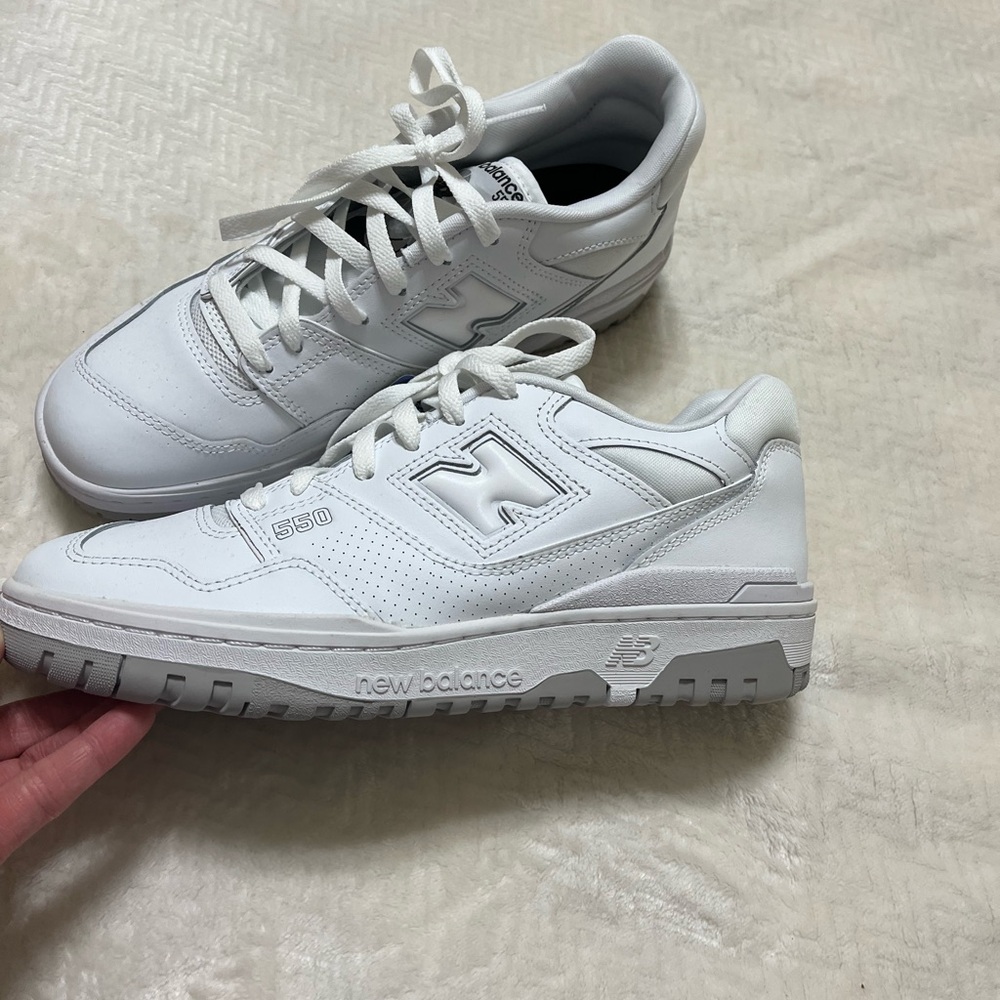New Balance 550 All-White Leather Low-Top Sneakers size Men’s 9 or Women’s 10.5
